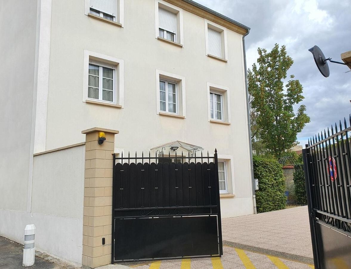 La Marina-Center-Parking-Stationtoparis 레뮈로 외부 사진