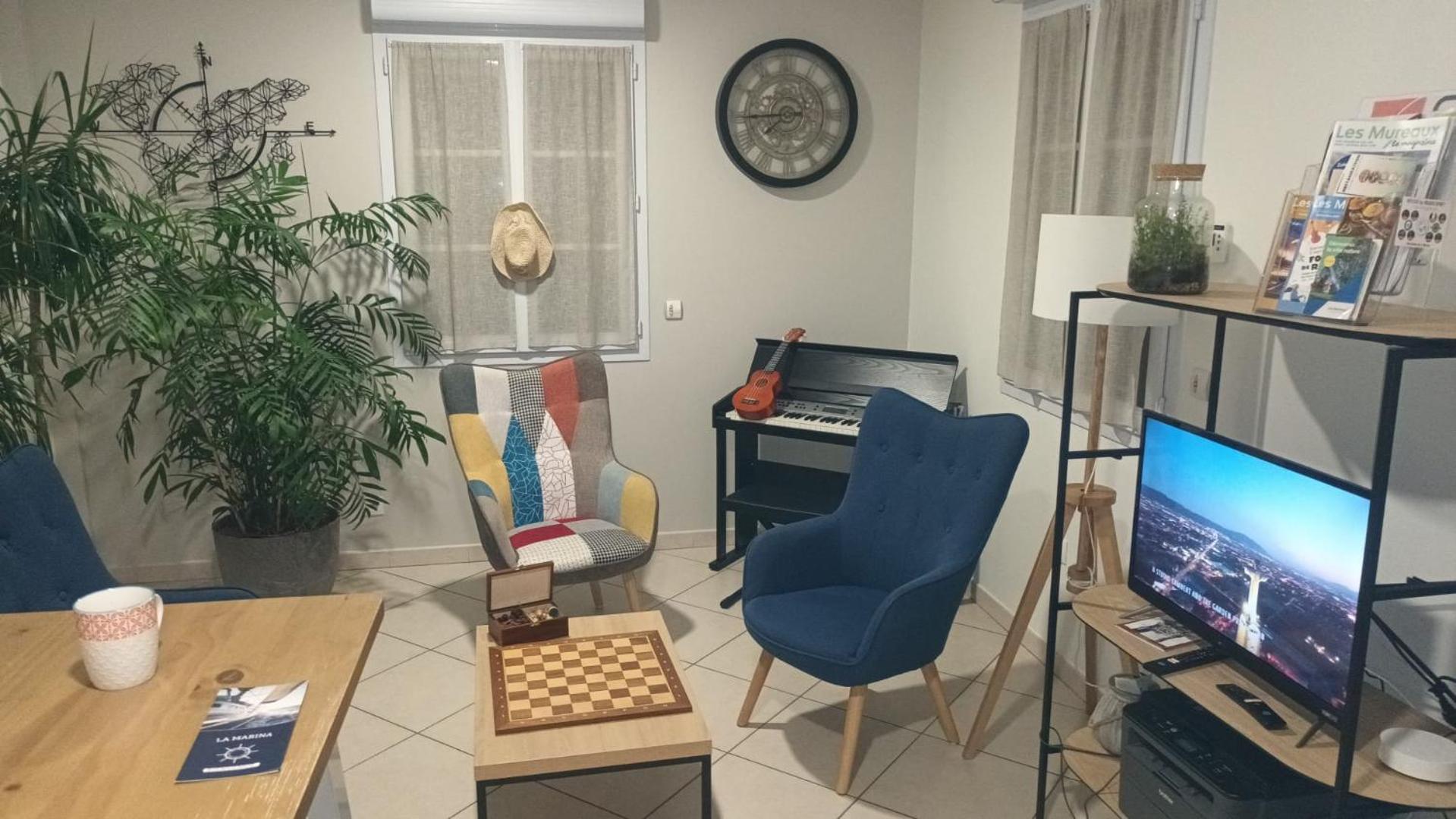 La Marina-Center-Parking-Stationtoparis 레뮈로 외부 사진